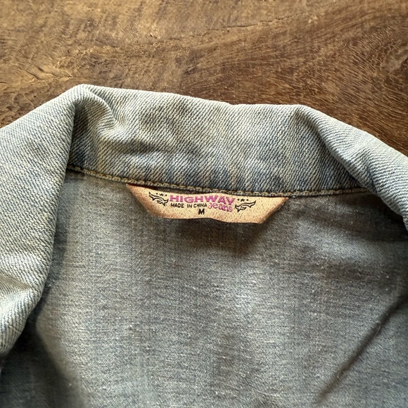 Women's Highway Jeans brand Light Wash Denim Vest size medium - Picture 2 of 3